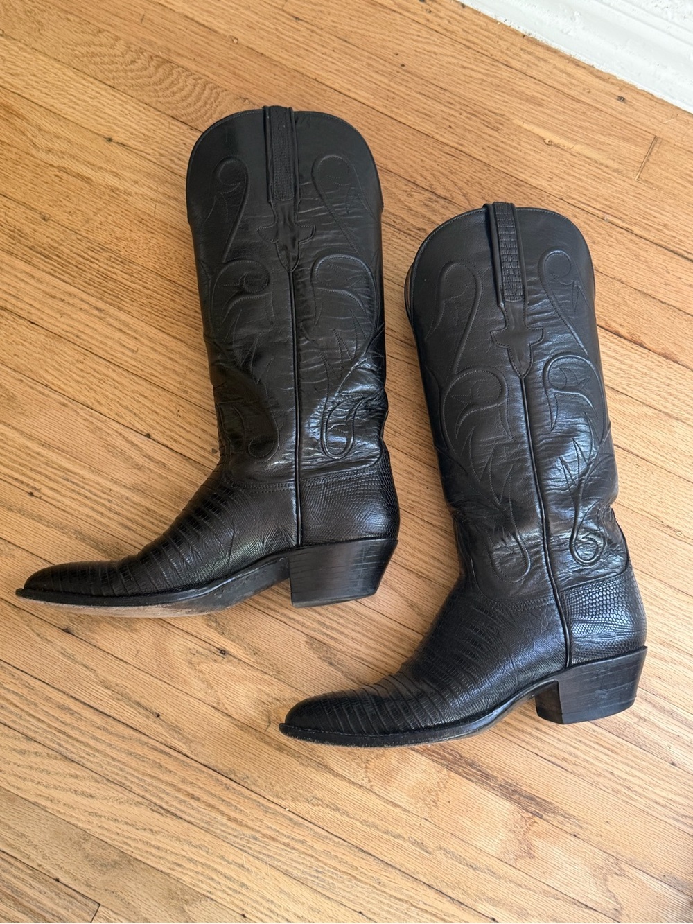 Lucchese Leather Women's Lizard Cowboy Boots - Picture 7 of 15
